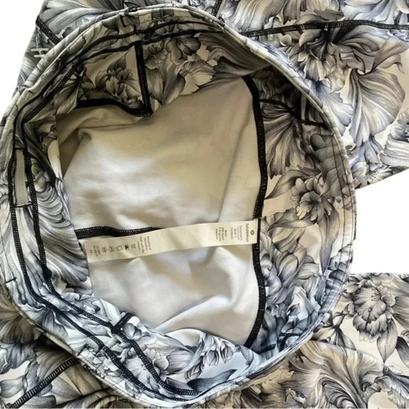 LULULEMON | Speed Up Crop *21" Light Garden White Black Sz 8 - Picture 9 of 11